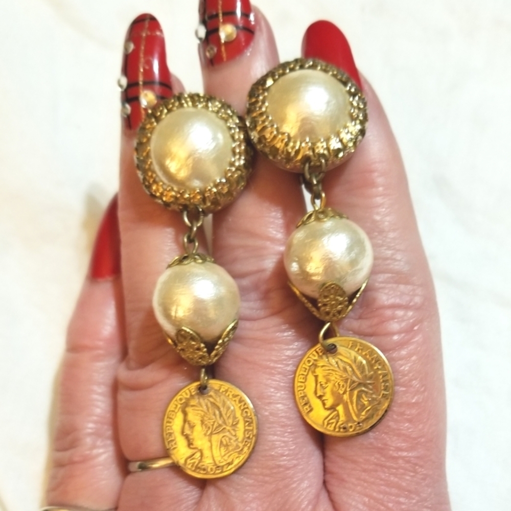 Rare Miriam Haskell Vintage Pearl Republique Francais Coin Earrings - Picture 10 of 10